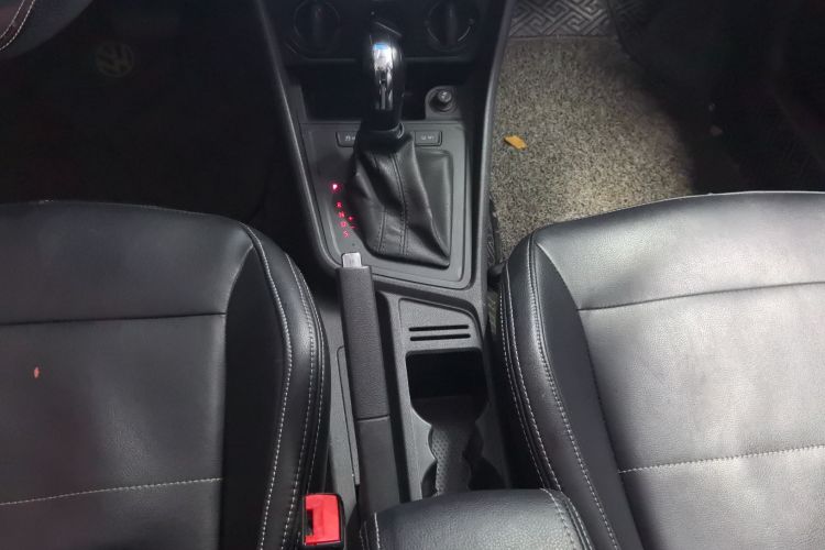 大众 朗逸 2017款 1.6L 自动风尚版中控内饰18