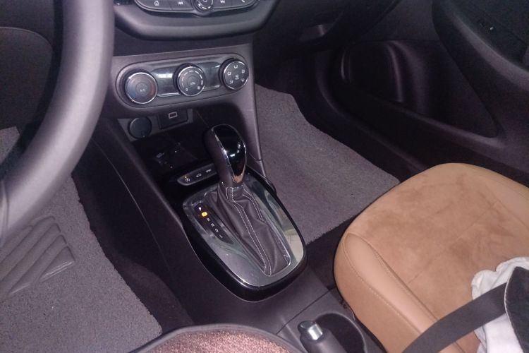 别克 凯越 2018款 15N CVT豪华型局部细节18