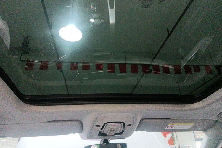 奥迪A4L 2018款 30周年年型 40 TFSI 时尚型中控内饰22