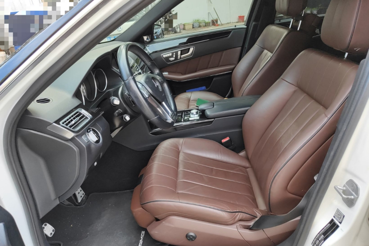 奔驰E级 2015款 E 260 L 运动豪华型局部细节19
