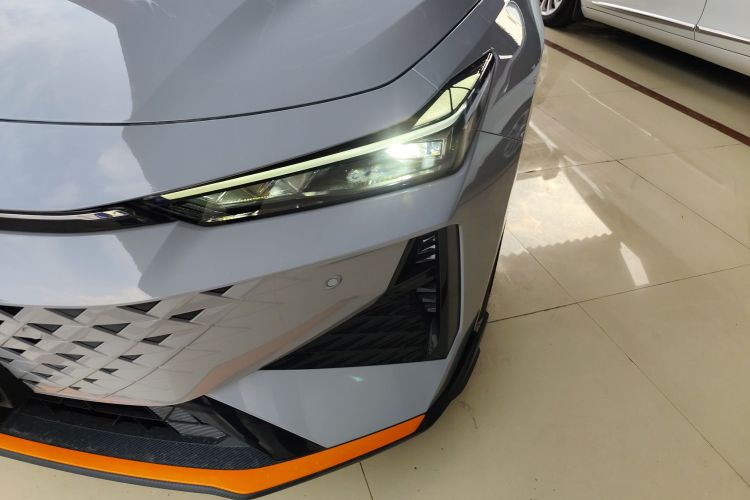 长安UNI-V 2024款 1.5T 尊贵运动型局部细节36