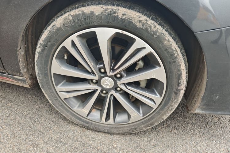 长安 锐程CC 2021款 蓝鲸版 1.5T DCT尊贵型车身外观10