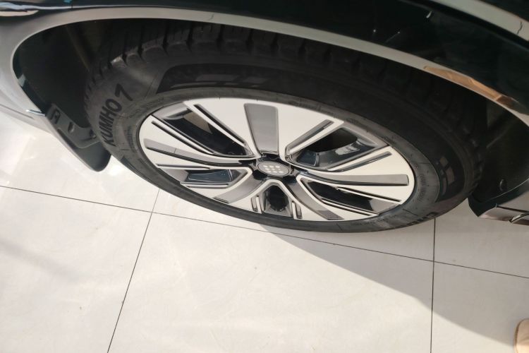 蓝电E5 PLUS 2025款 165km 长续航版PLUS 7座车身外观6008