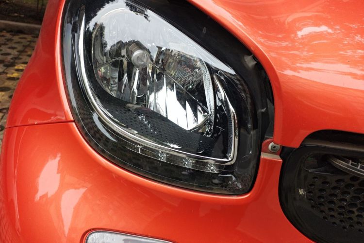 smart fortwo 2016款 0.9T 66千瓦硬顶先锋版车身外观8