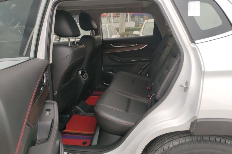 星途追风 2020款 乘风破浪版 1.5T CVT星睿版中控内饰7004