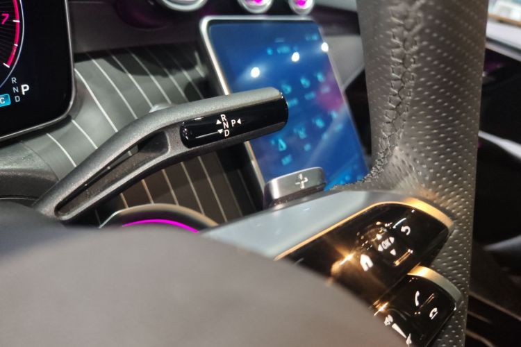 奔驰C级 2023款 改款 C 260 L 运动版中控内饰18