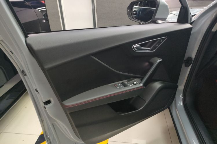 奥迪Q2L 2022款 35 TFSI 进取动感型中控内饰7007