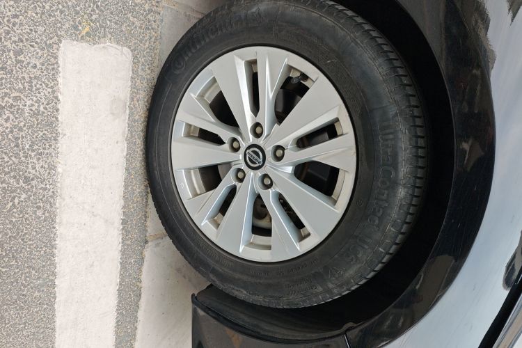 日产 天籁 2019款 2.0L XL 舒适版车身外观10