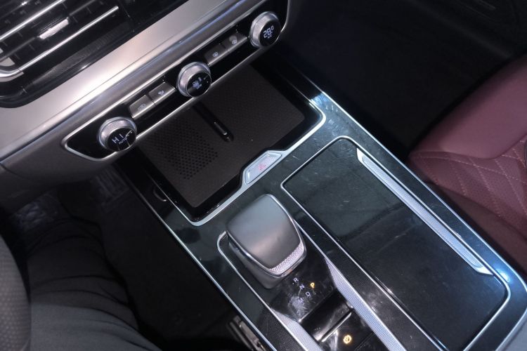 红旗HS5 2023款 2.0T 四驱旗享Pro版局部细节18