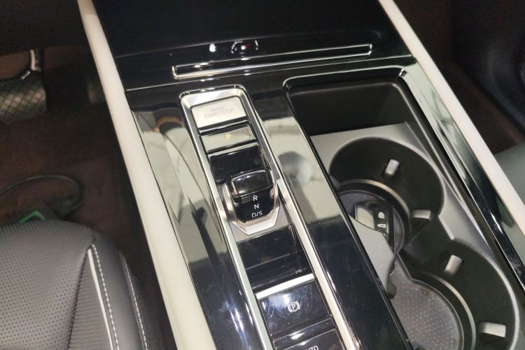 大众 途昂 2023款 530 V6 四驱尊崇旗舰版局部细节18