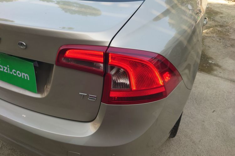 沃尔沃S60 2019款 S60L 改款 T5 智进进阶版车身外观9