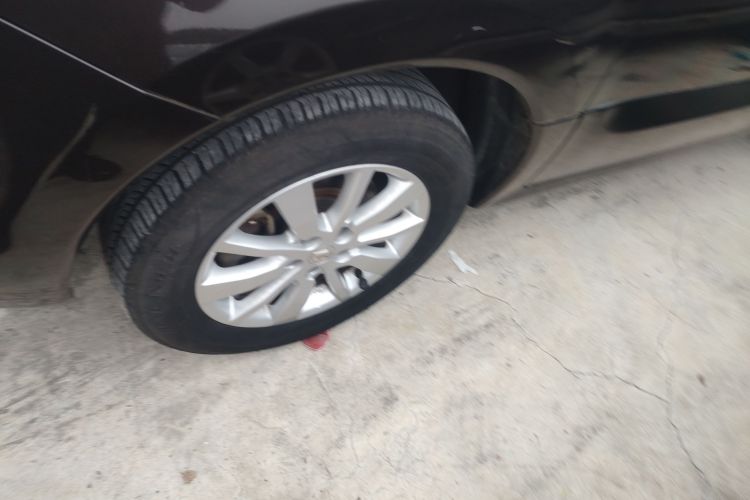 雷诺 科雷傲(进口) 2014款 改款 2.0L 两驱时尚版车身外观6007