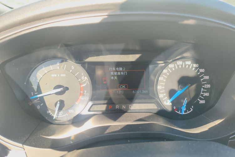 福特 蒙迪欧 2017款 改款 EcoBoost 180 时尚型局部细节14