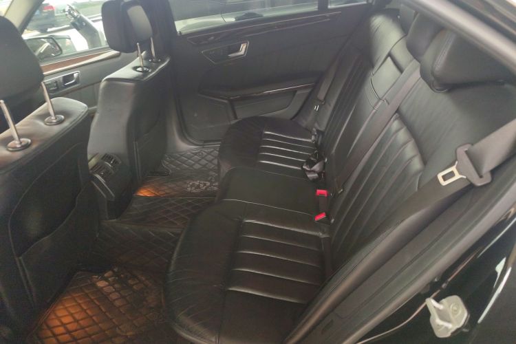 奔驰E级 2013款 E 300 L 优雅型中控内饰21