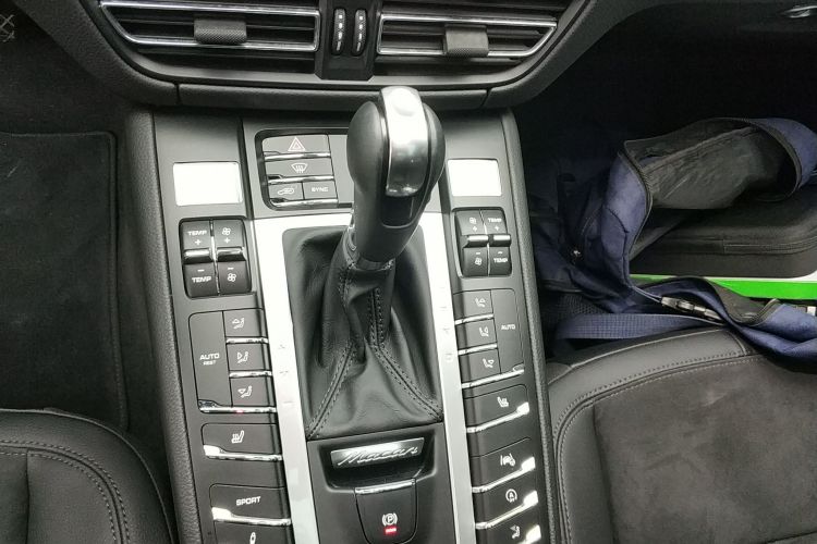 保时捷 2021款 Macan 2.0T中控内饰18