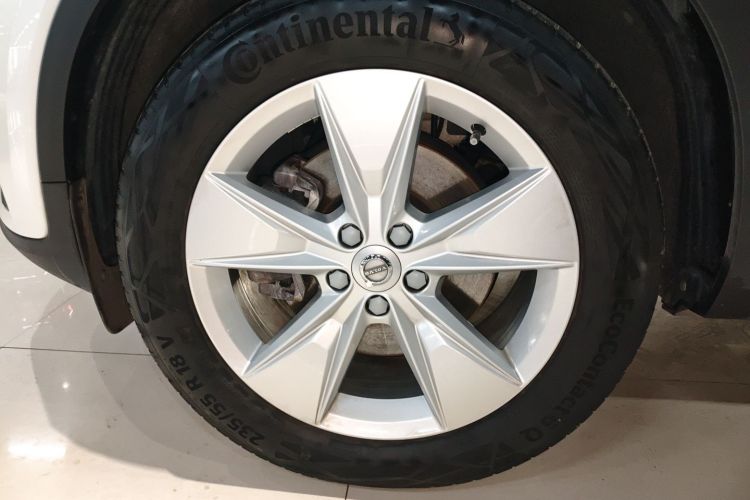 沃尔沃XC40 2023款 B3 智行时尚版车身外观6002