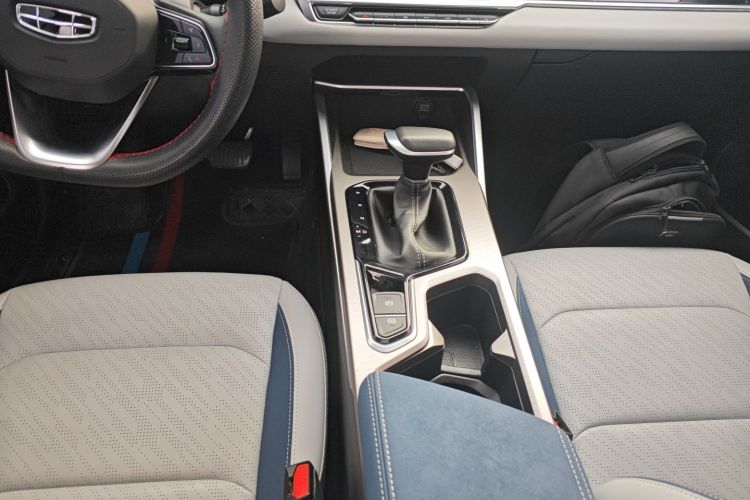 吉利汽车 帝豪 2022款 第4代 1.5L CVT旗舰型局部细节18