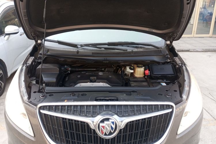 别克GL8 2017款 25S 豪华型 国V机舱底盘24