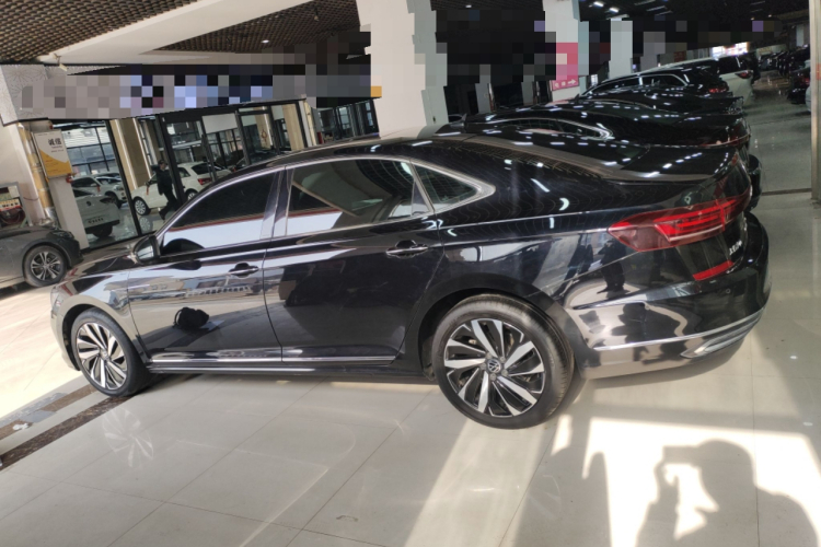 大众 帕萨特 2022款 330TSI 豪华版车身外观4