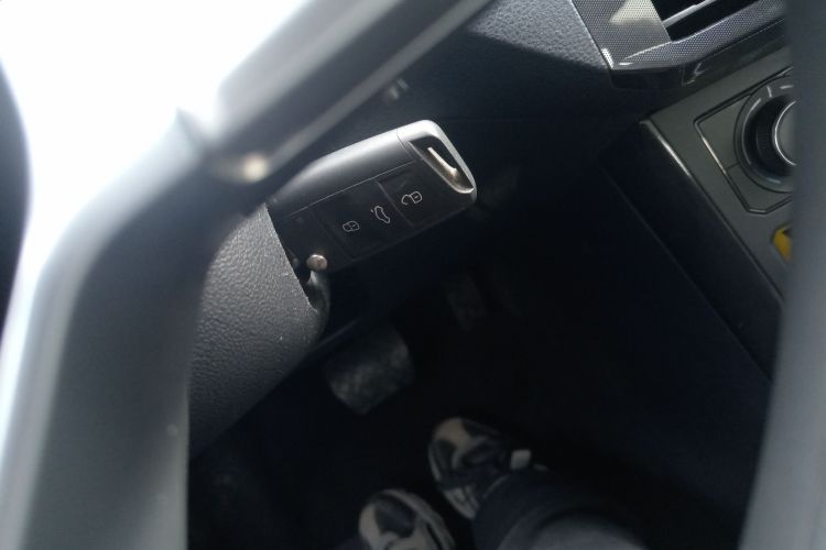 大众 朗逸 2023款 新锐 1.5L 自动新逸版中控内饰11