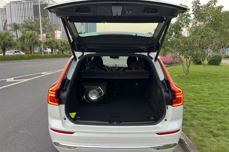 沃尔沃XC60 2023款 B5 四驱智远豪华版机舱底盘23