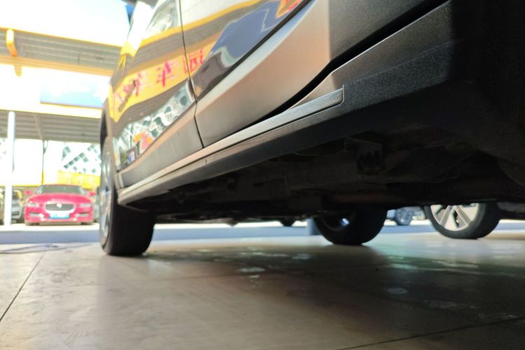 Jeep 指南者 2017款 200T 自动家享版局部细节9002