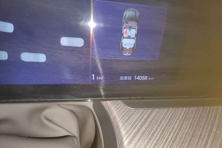 腾势Z9GT 2024款 1100四驱Max版局部细节14