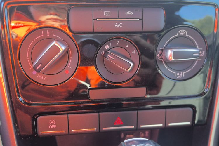 大众 甲壳虫 2017款 180TSI 宜乐版中控内饰16