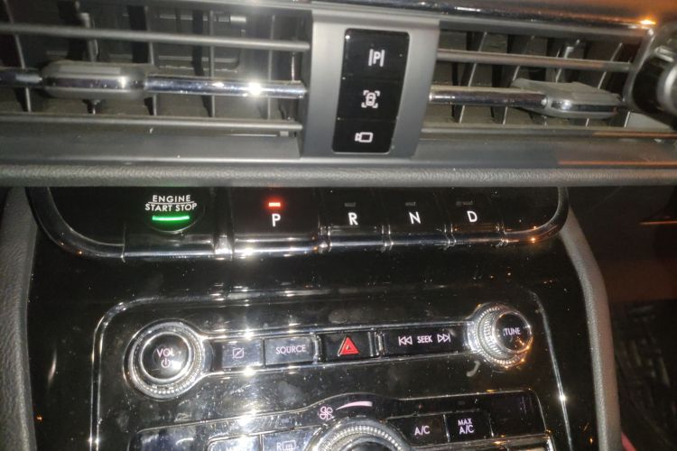 林肯 冒险家 2020款 2.0T 两驱尊享版中控内饰18