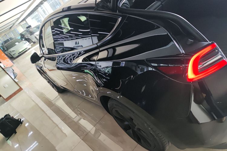 特斯拉 Model Y 2023款 长续航全轮驱动版车身外观6003