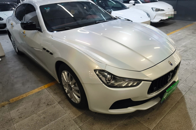 玛莎拉蒂 Ghibli 2014款 3.0T 标准版车身外观3