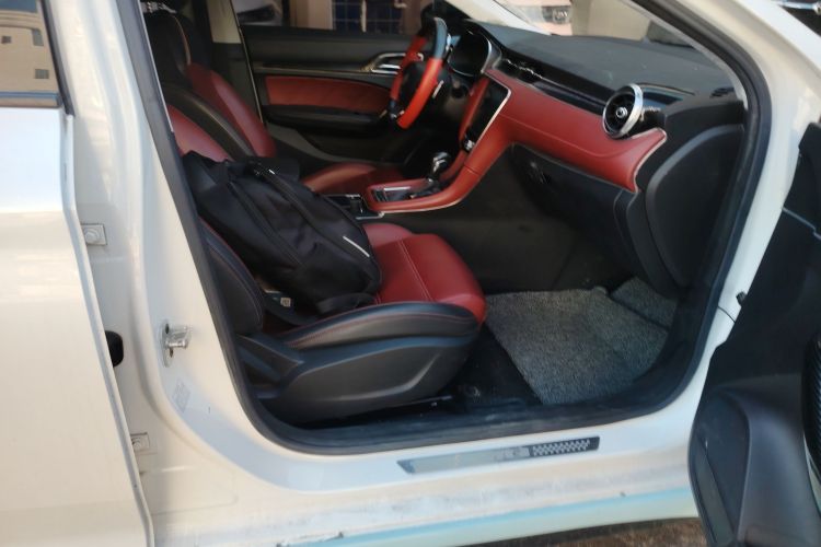 名爵 MG6 2019款 20T 自动Trophy竞技版+运动尾排竞速套装局部细节41