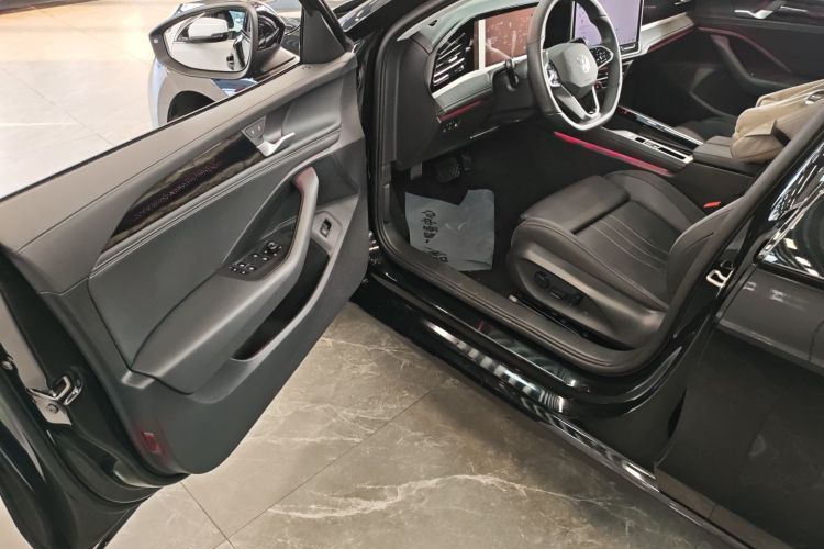 大众 迈腾 2024款  300TSI DSG尊享版显眼包中控内饰20