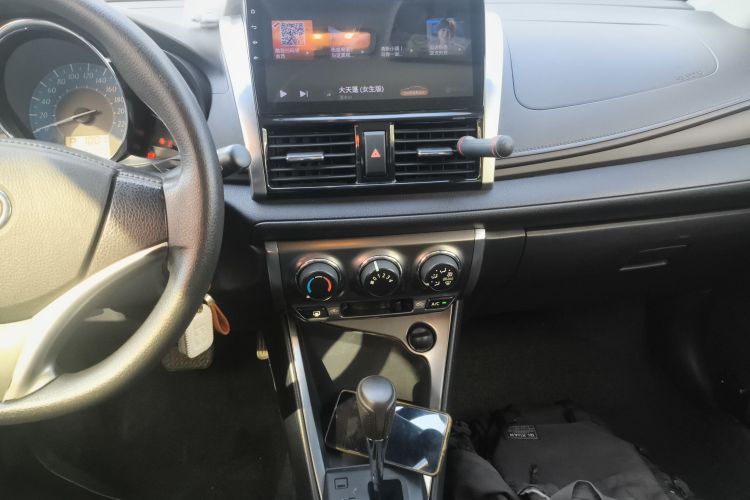 丰田 YARiS L 致炫 2015款 1.5E 自动魅动版中控内饰16