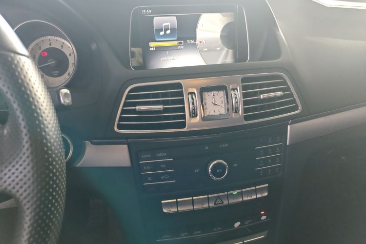 奔驰E级(进口) 2016款 E 200 轿跑车 灵动版中控内饰16