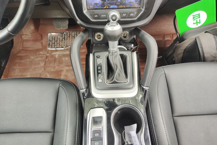 众泰SR7 2016款 1.5T CVT魔方之路版 国V中控内饰18