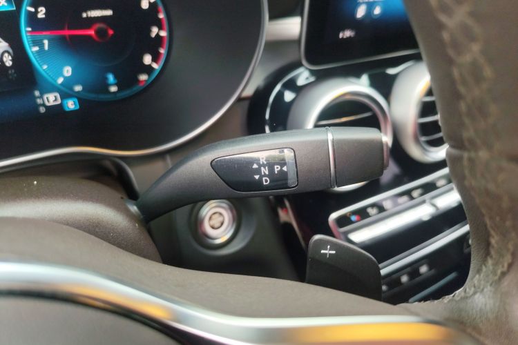 奔驰GLC 2021款 GLC 260 L 4MATIC 动感型中控内饰18