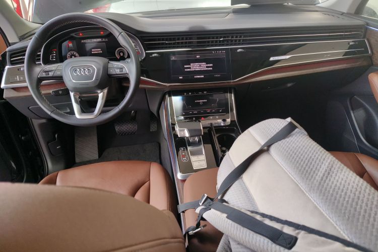奥迪Q7 2024款 45 TFSI quattro S line黑武士型中控内饰12