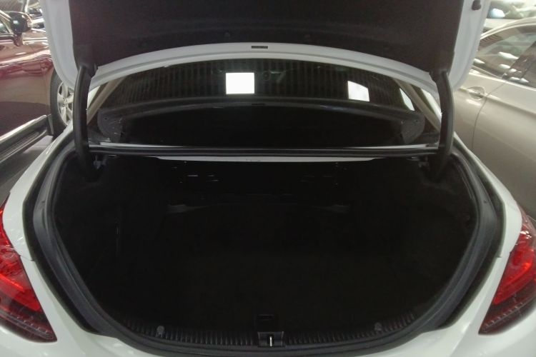 奔驰C级 2020款 改款 C 200 L 时尚型运动版局部细节23