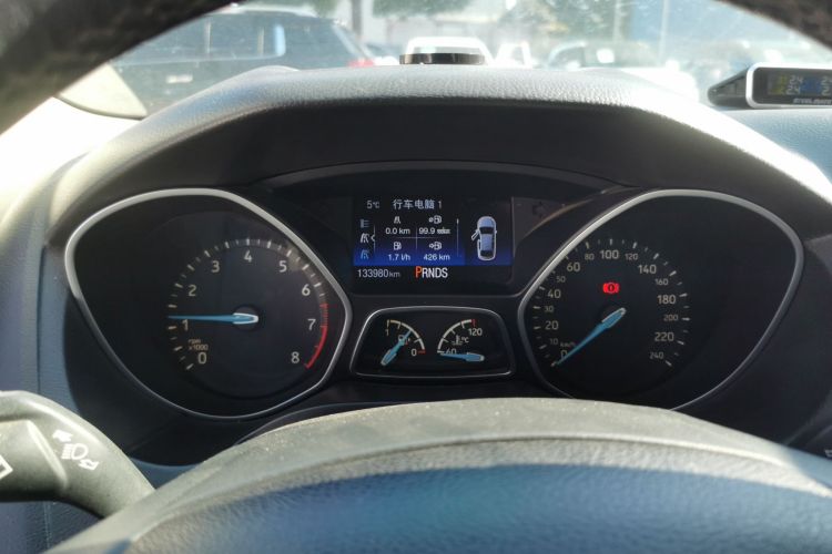 福特 福克斯 2017款 三厢 EcoBoost 180 自动精英型中控内饰14