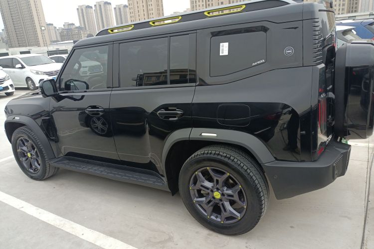 捷途旅行者 2023款 2.0T 四驱穿越PRO+车身外观4