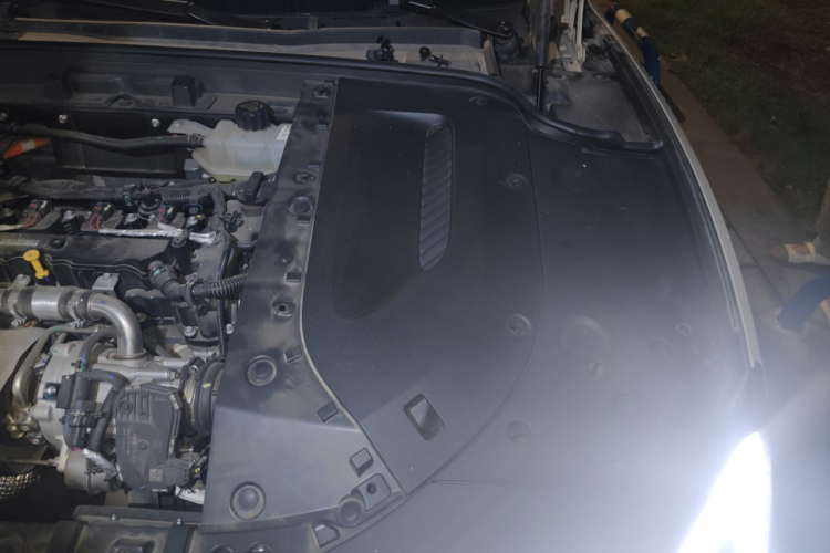 鸿蒙智行 问界M5 2023款 增程后驱智驾版局部细节9007