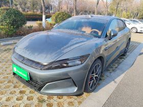 比亚迪 汉L 2025款 DM-p 四驱激光雷达旗舰型