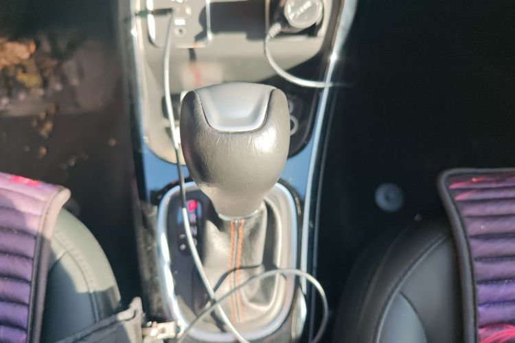 Jeep 指南者 2019款 220T 自动家享炫酷版中控内饰18