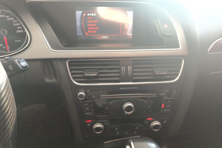 奥迪A4L 2016款 35 TFSI 典藏版 S line舒适型中控内饰16