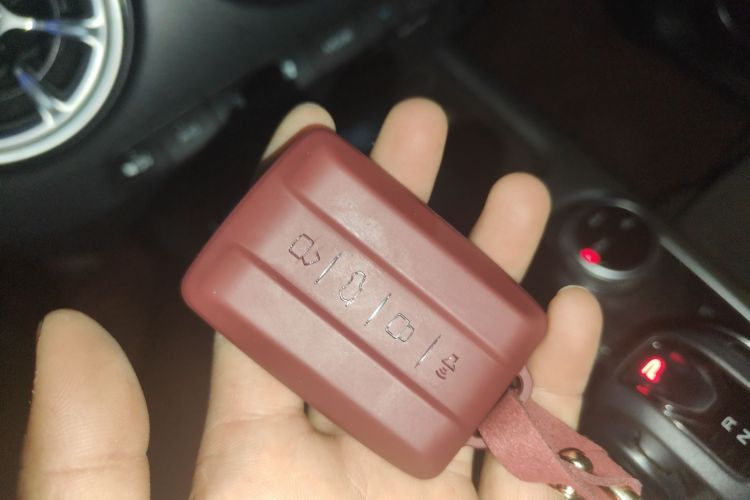 坦克300 2023款 越野版 2.0T 征服者中控内饰11