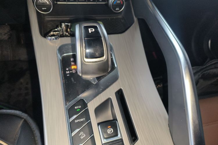 吉利汽车 缤越 2019款 260T DCT骑士 国VI中控内饰18