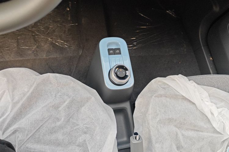 吉利银河 2024款 熊猫mini 200km 耐力熊局部细节18