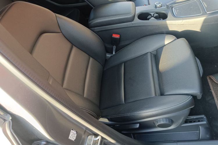 奔驰B级 2018款 B 200 动感型局部细节41