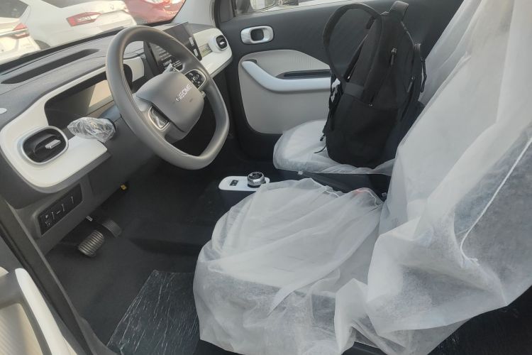 吉利银河 2025款 210km 熊猫卡丁中控内饰19